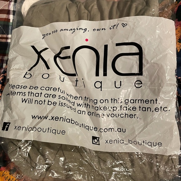 Secret love dress in khaki size 4 - Picture 4 of 4